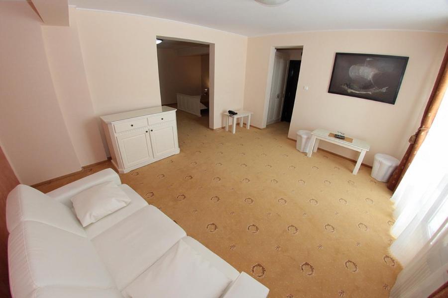 Hotel Imperium Σουκεάβα Εξωτερικό φωτογραφία