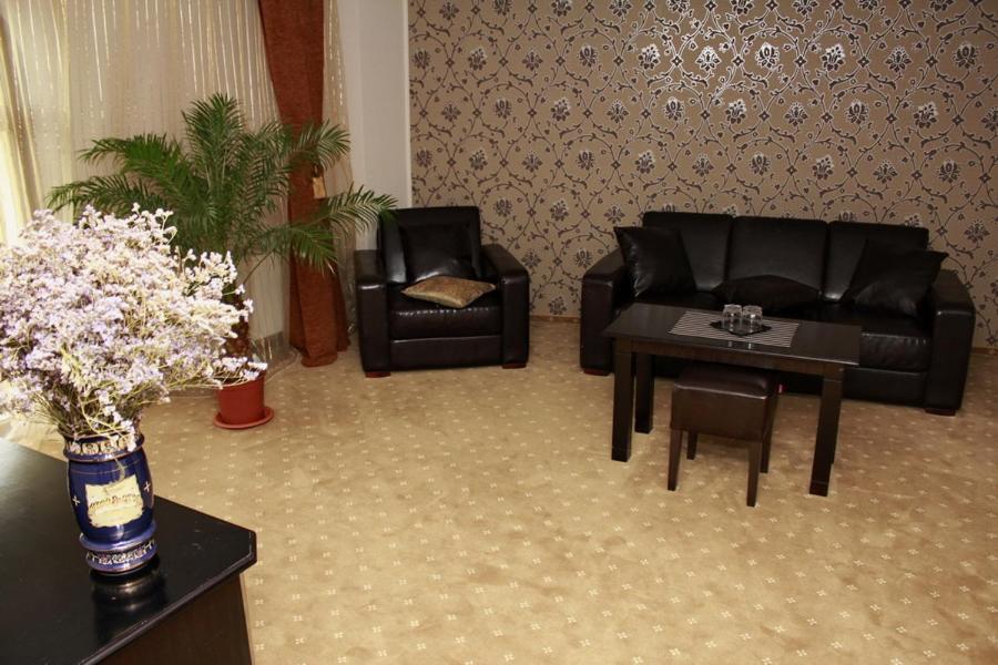 Hotel Imperium Σουκεάβα Εξωτερικό φωτογραφία
